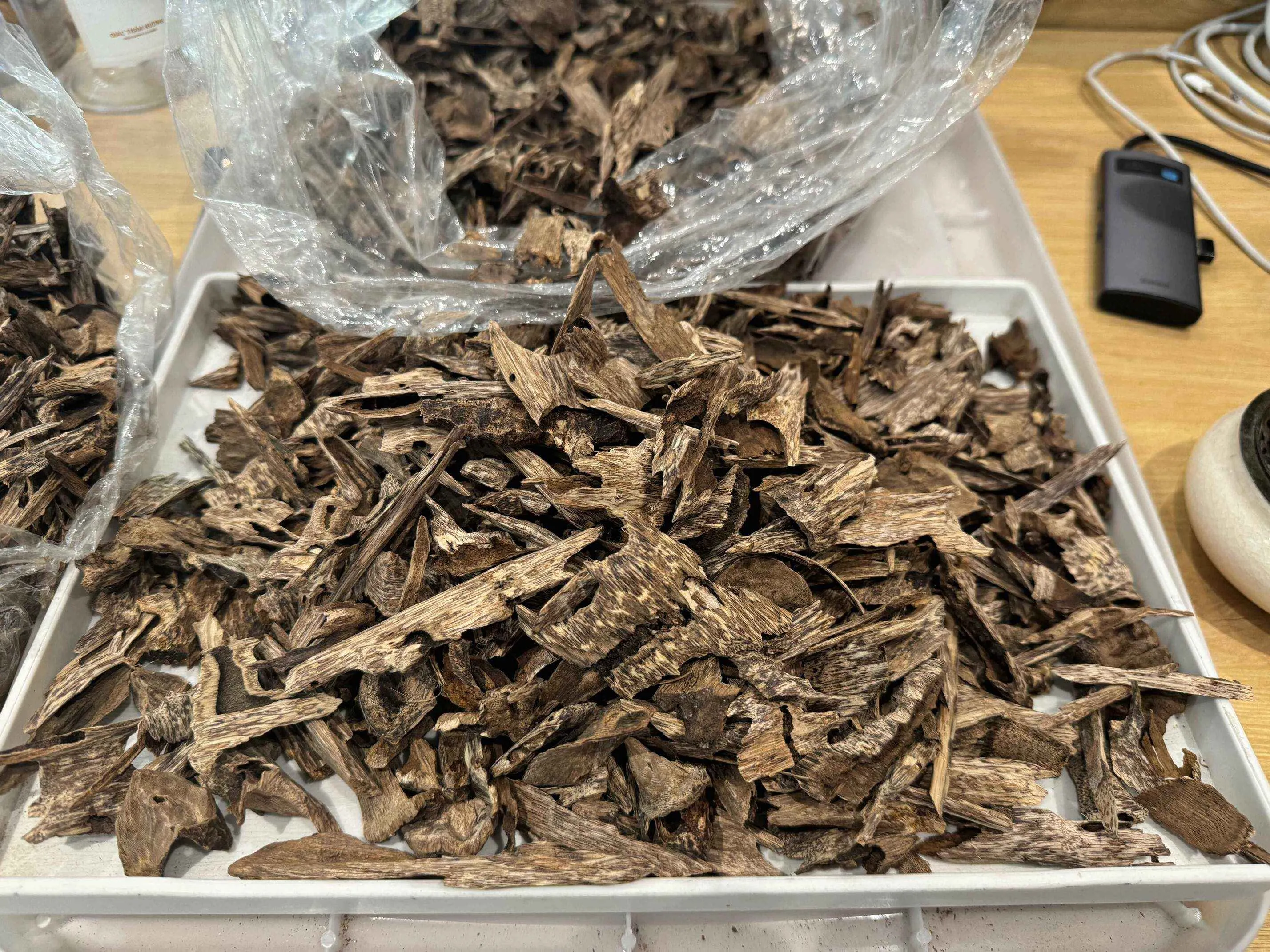 Premium Vietnamese “Kien” Agarwood Chips – Natural Oud Pieces for Home Fragrance &amp; Rituals